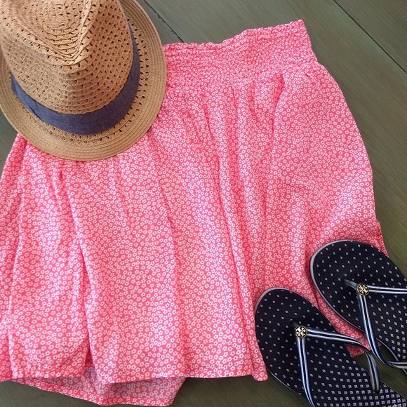 Old Navy Dresses & Skirts - Old Navy coral skirt Old Navy Dresses & Skirts - Old Navy coral skirt